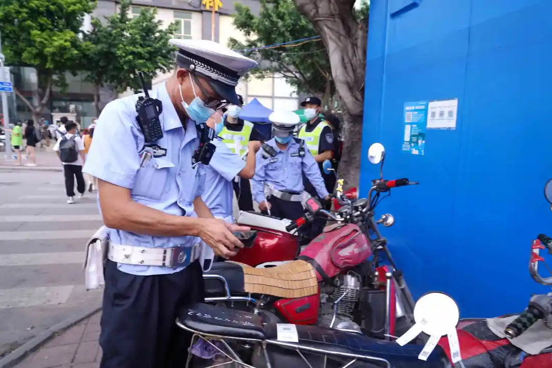 查扣非法“五类车”346辆，“智慧劝导”2847人次——广州白云警方联合多部门强力整治地铁周边交通秩序